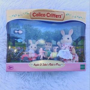 Calico Critters Apple & Jake's Ride n Play